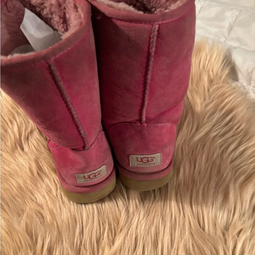 UGG LADIES BOOTS. - Picture 2 of 5